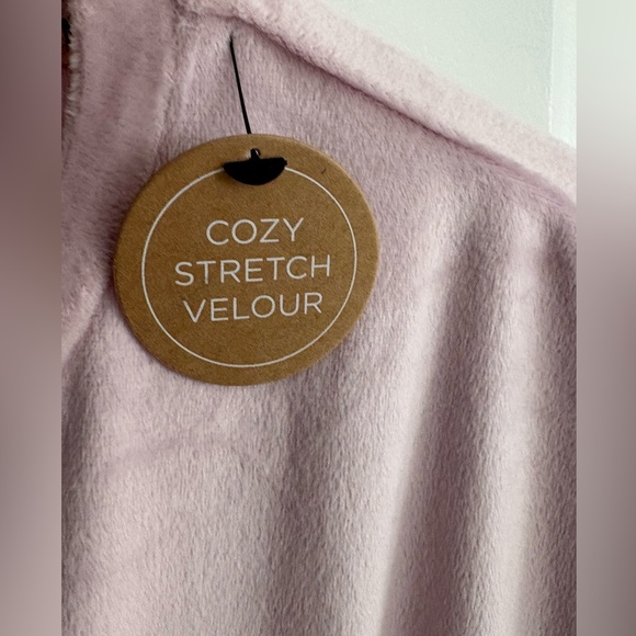 NWT- Rae Dunn woman’s 2 piece stretch velour pajama set, size small - Picture 7 of 11